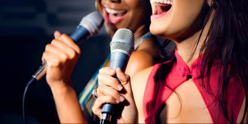 Tại Sao Nên Luyện Tập Giọng Hát Qua Karaoke?