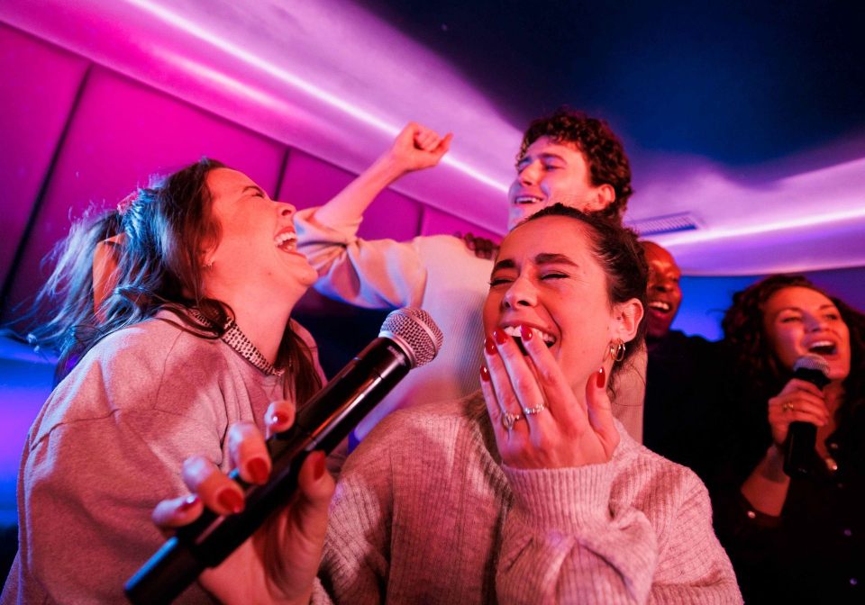 Tiêu Chí Chọn Bài Hát Karaoke Cho Người Mới Bắt Đầu