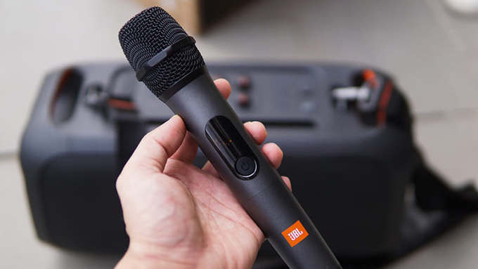Công Nghệ Bluetooth Trong Micro Karaoke: Tiện Ích Và Hạn Chế
