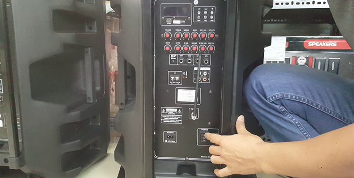Vẫn tiếp tục sử dụng loa khi chúng có dấu hiệu hỏng