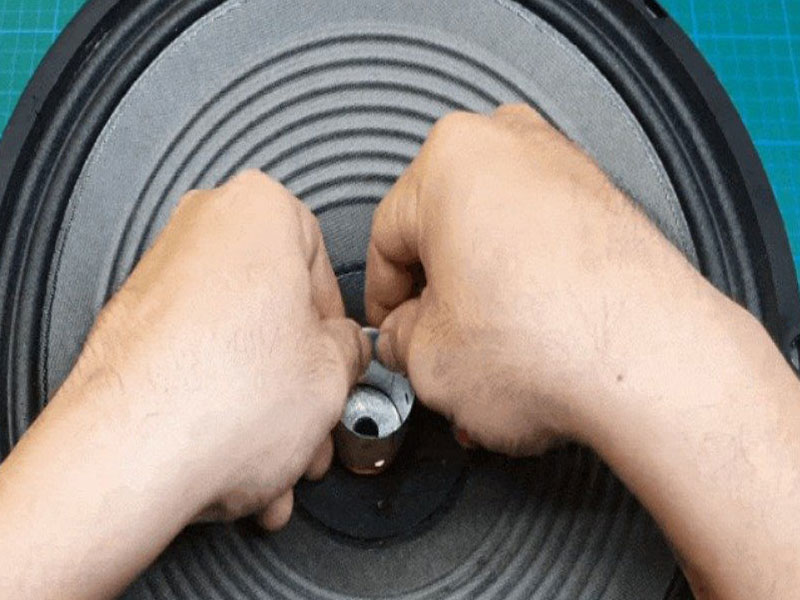 Bước 2: Lắp đặt coil mới